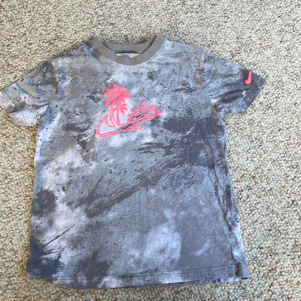Nike girls’ T-shirt